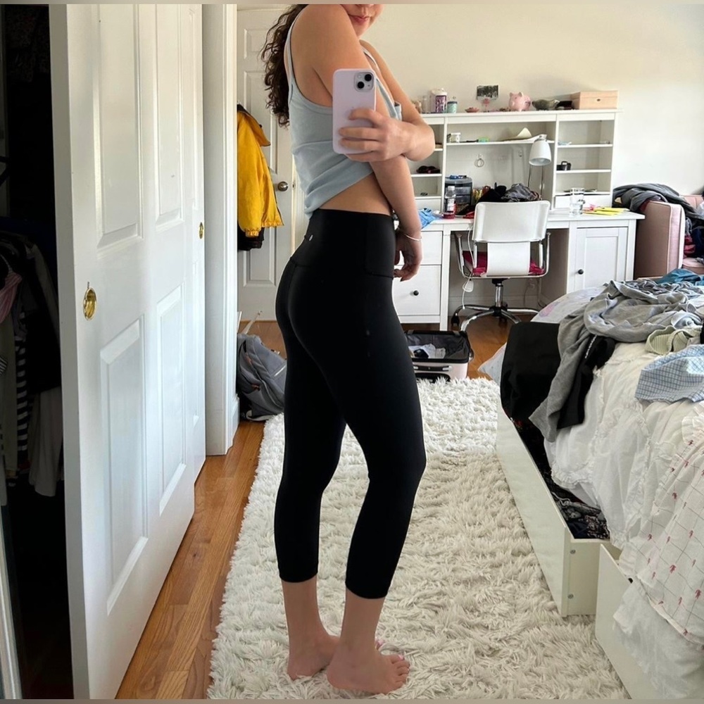 Black Lululemon HR Align Crop 21” leggings Size 10 - Picture 2 of 8
